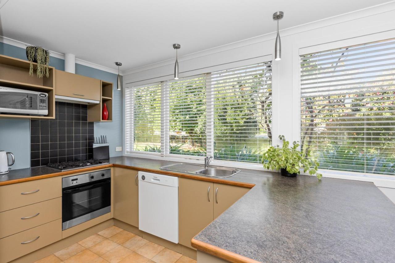 The Village Apartment, Just Steps To The Village Shops, Bars And Restaurants Havelock North Eksteriør billede